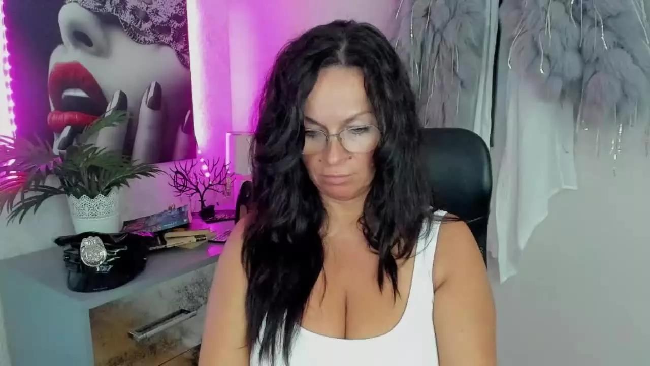 HelenTasty on Streamray 