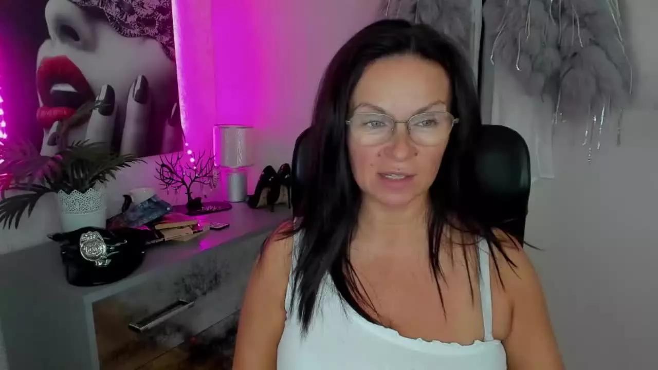 HelenTasty on Streamray 