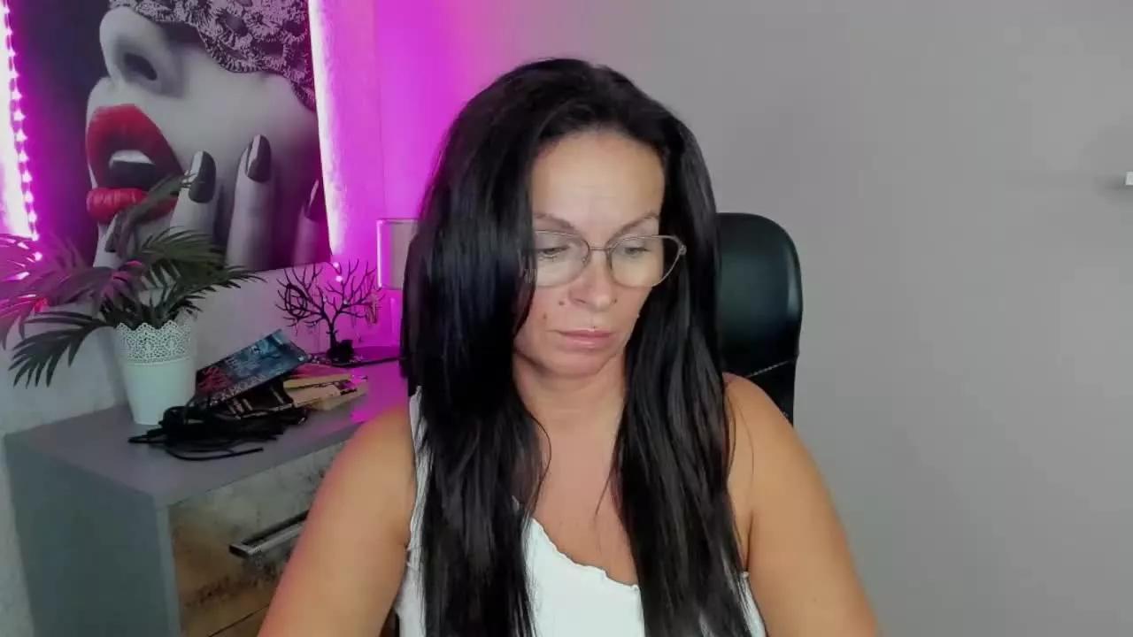 HelenTasty on Streamray 