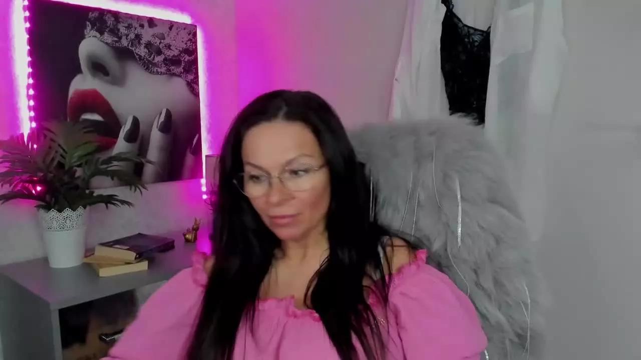 HelenTasty on Streamray 