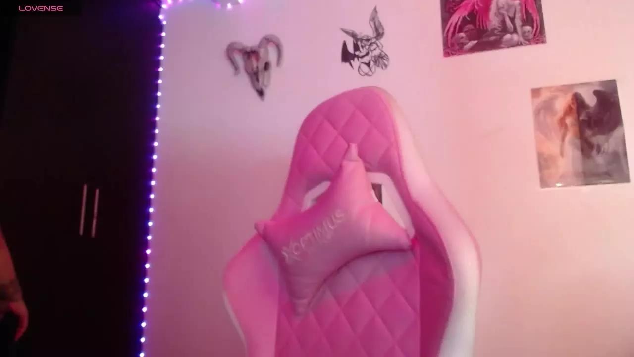 JustineJonnes on Streamray 
