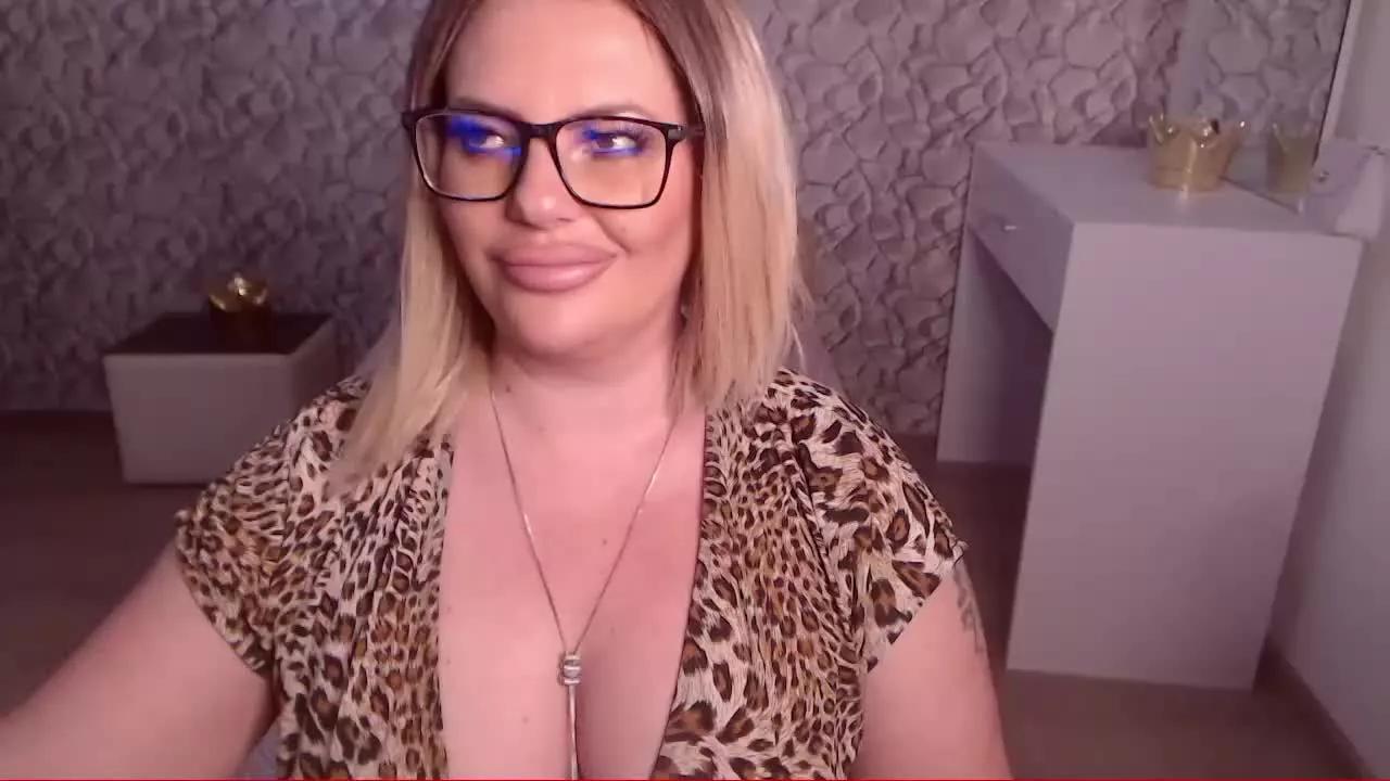 KarlaDivineTS on Streamray 