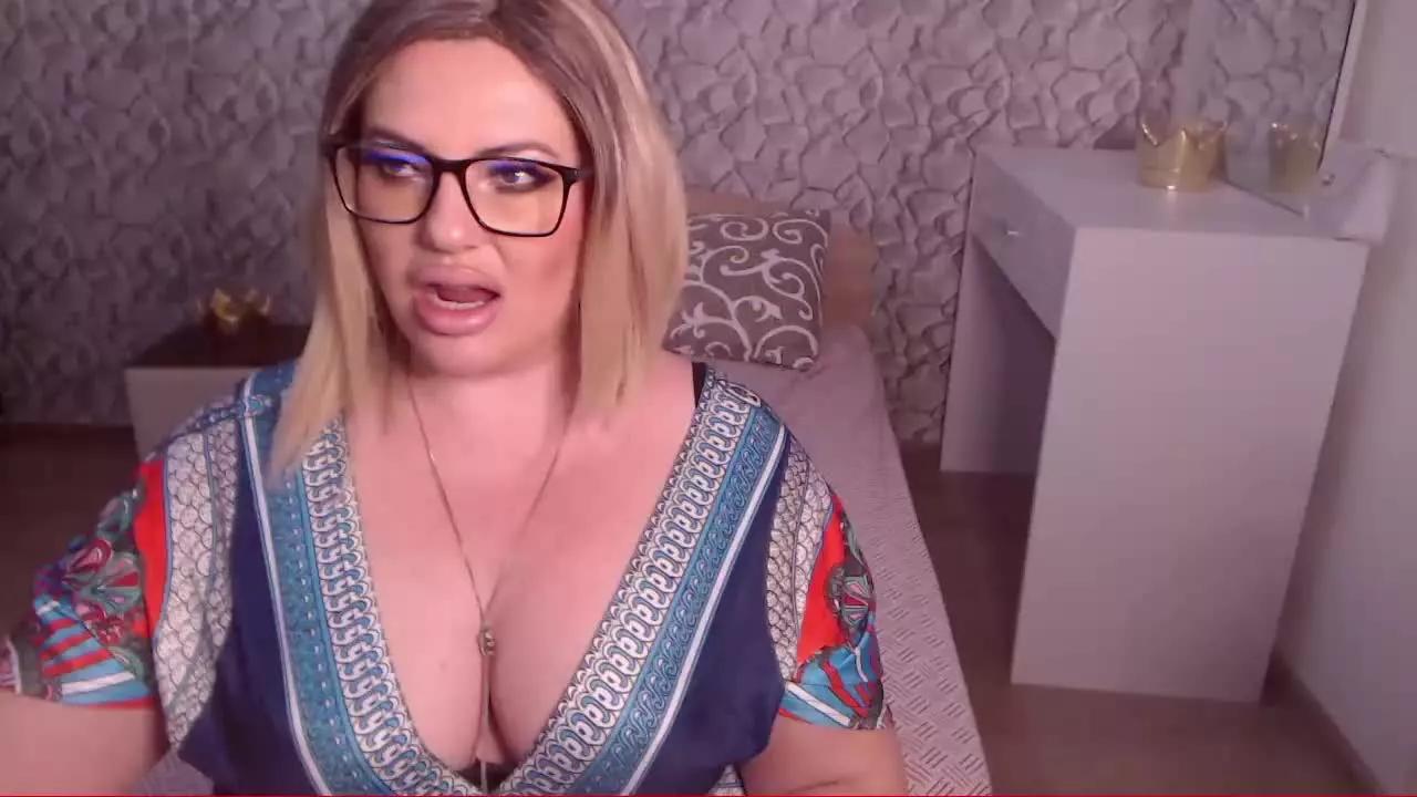 KarlaDivineTS on Streamray 