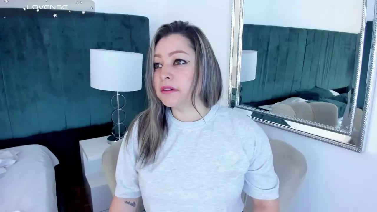 Katy_Saenz on Streamray 