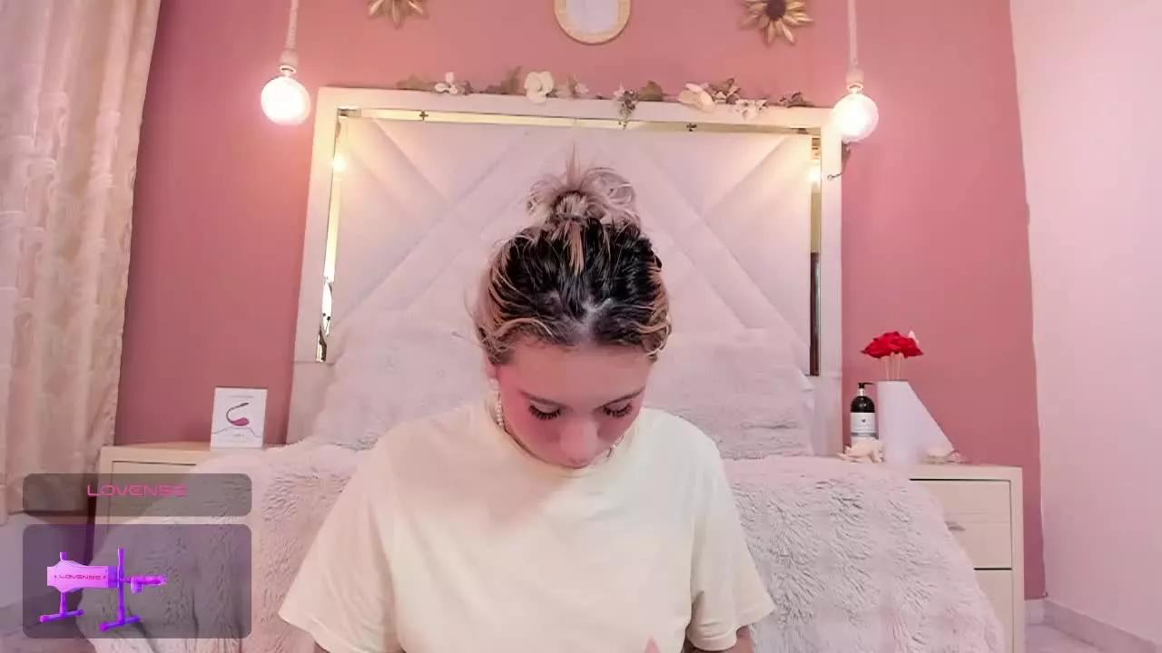 Mariana_Angel on Streamray 