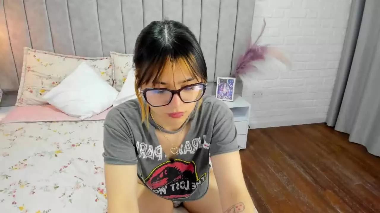 MilaBernal on Streamray 