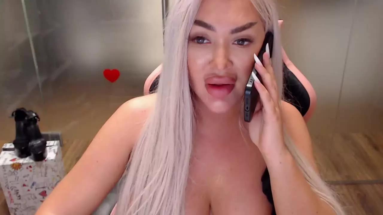 SarahStone69 on Streamray 