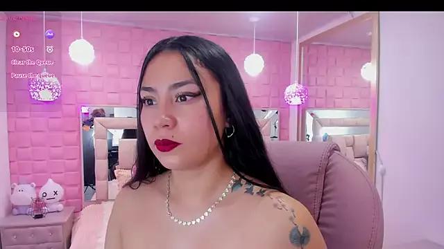 _laaura_ on StripChat 