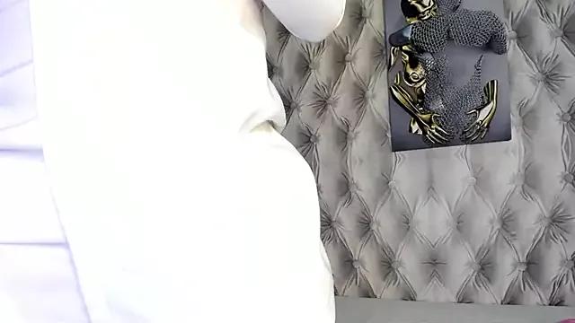 _Tinawhite on StripChat 