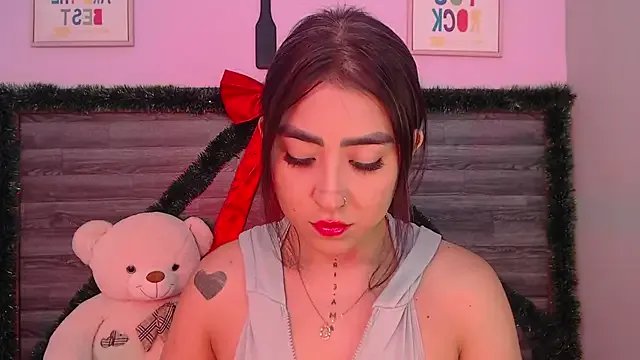 AdaaMillan from StripChat