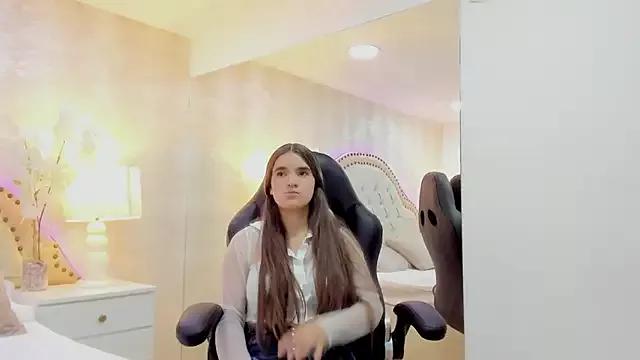 AitanaSulivann on StripChat 