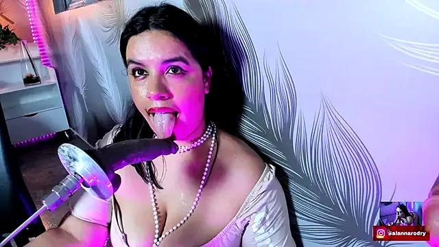 Naked Alanna-sloppy wants you to fuck her body now Alanna-sloppy from StripChat