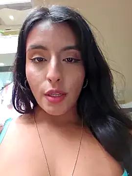 AliishaPss on StripChat 