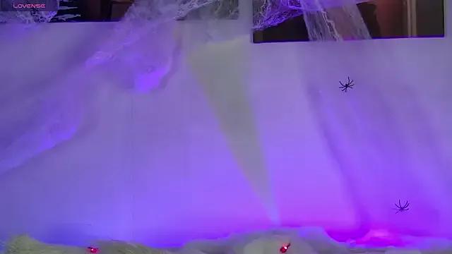 Sweet AlysonHuxley_ wants you to fuck her body now AlysonHuxley_ from StripChat