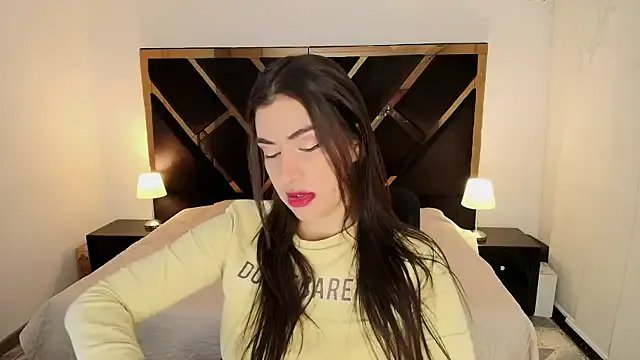 Amelie_saenz on StripChat