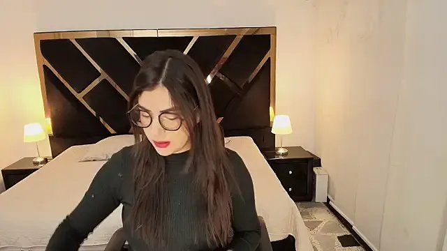 Amelie_saenz on StripChat