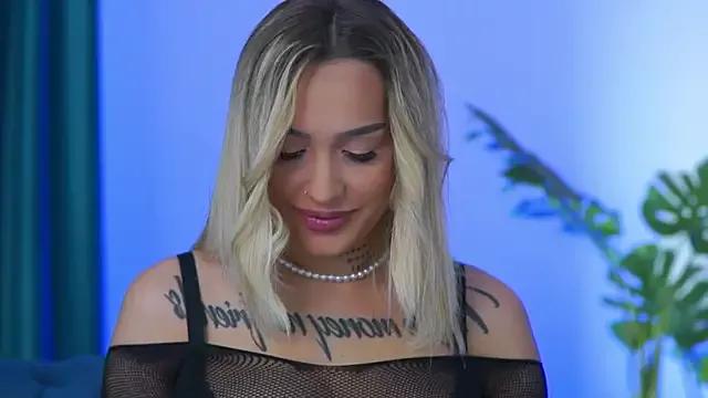 Ammylicious_Doll on StripChat 