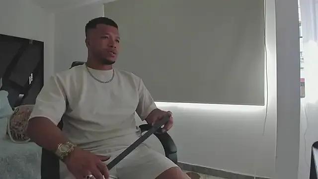 AnnieAndStefan on StripChat 