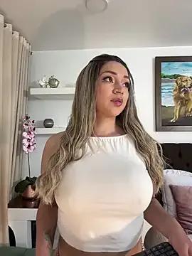 ariazschernitz1 on StripChat
