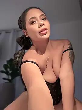 Explore StripChat's Aryrosee Aryrosee from StripChat