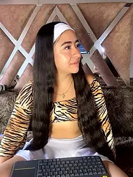 AuroraJohns_Pink from StripChat