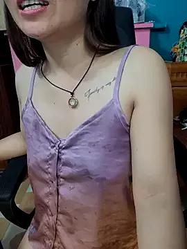 Bee_sweet on StripChat 