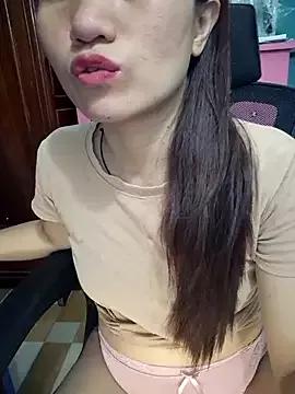 Bee_sweet on StripChat 