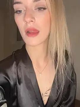 Freechat Bellalolahot on StripChat