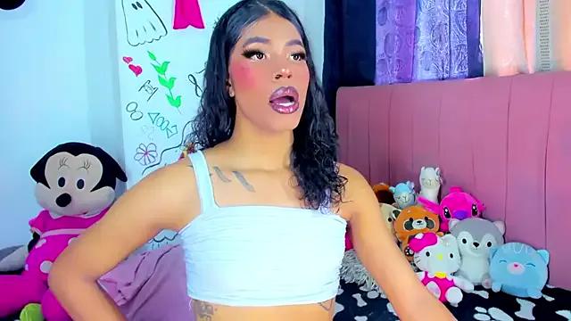 bloom444 on StripChat 