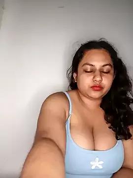 bumblebeegirl on StripChat 