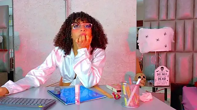 CamilaJohnston on StripChat