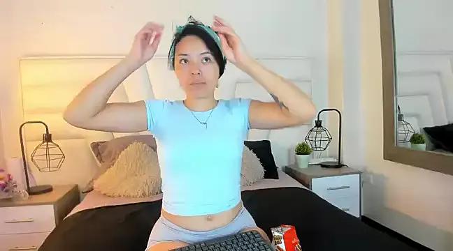 Charllotte_Evanss on StripChat 