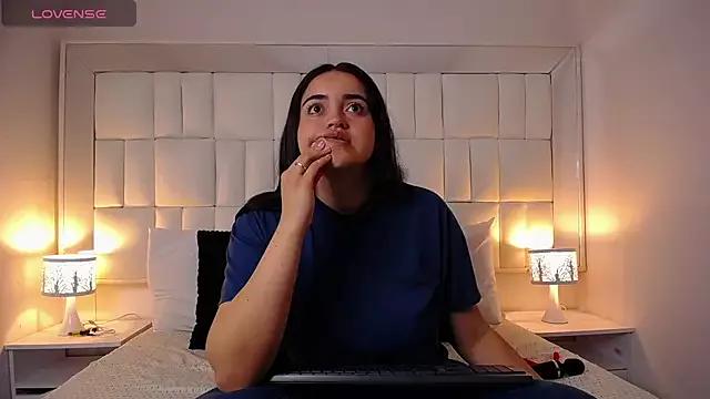 CRAZY_BEEF on StripChat 