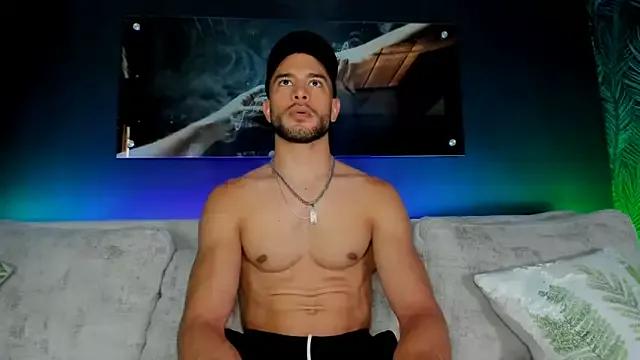 Crhis_N_Derek on StripChat 