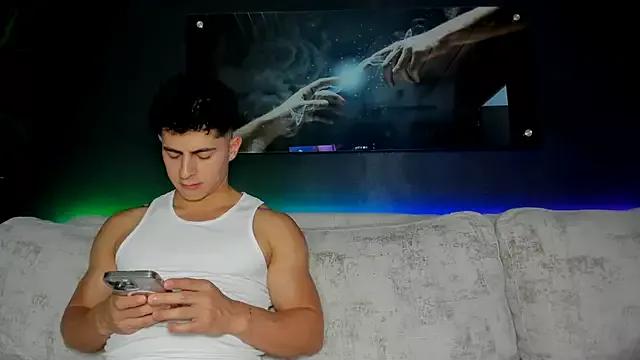 Crhis_N_Derek on StripChat 