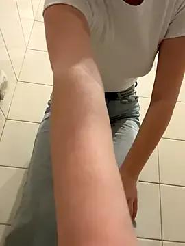 Hot Cumonmme wants you to fuck their body now Cumonmme from StripChat