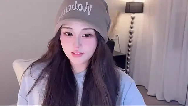 Cure-uuuuuuuu on StripChat