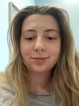 Freechat curvyflawless on StripChat