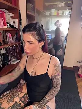 Admire Dancing_wmyselF_, she wants to masturbate for you Dancing_wmyselF_ from StripChat