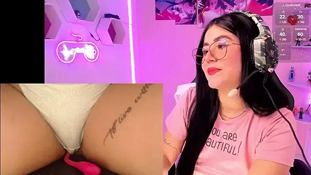 DanielaHang on StripChat 