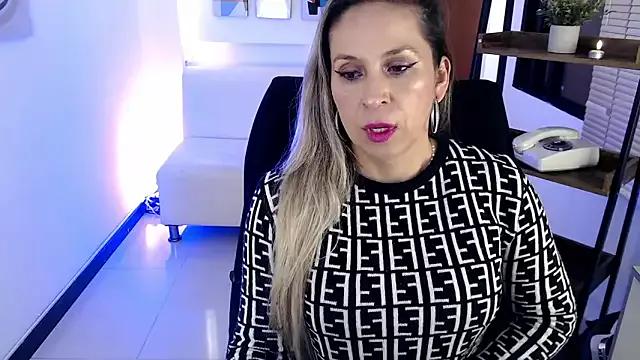 DianaPearls on StripChat 