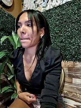 Freechat Doll_Loren on StripChat