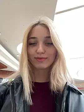DollyTall on StripChat 