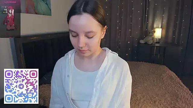 EdinaCordner on StripChat 