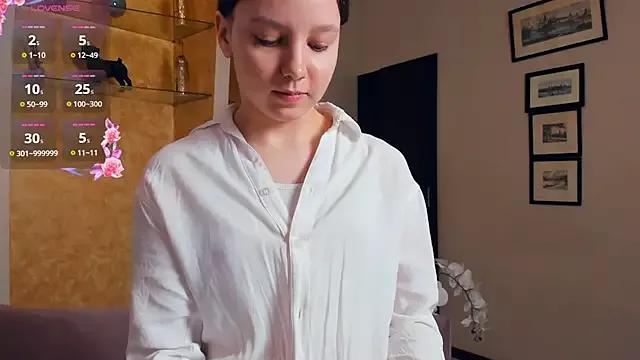 EdinaCordner on StripChat 
