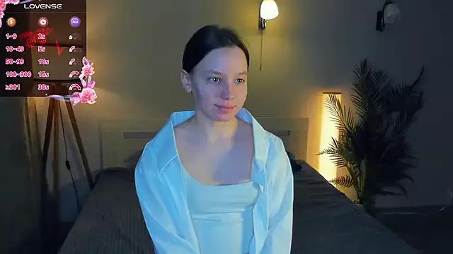 EdinaCordner on StripChat 