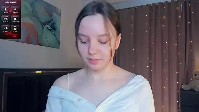 EdinaCordner on StripChat 