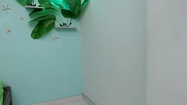 eladyrous98 from StripChat