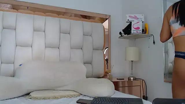 emilyparkerr01 on StripChat 