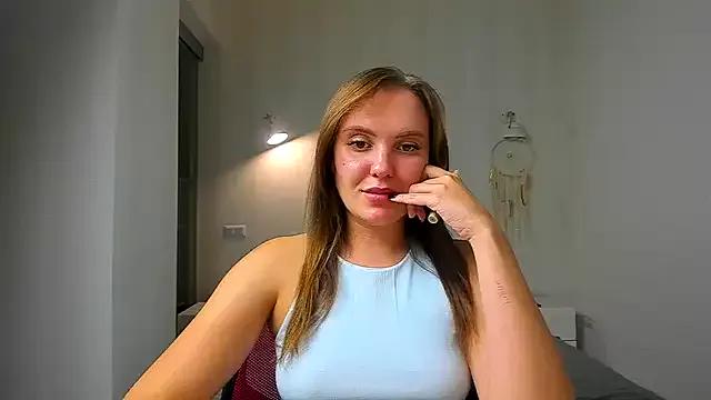 EmmaNorman on StripChat 